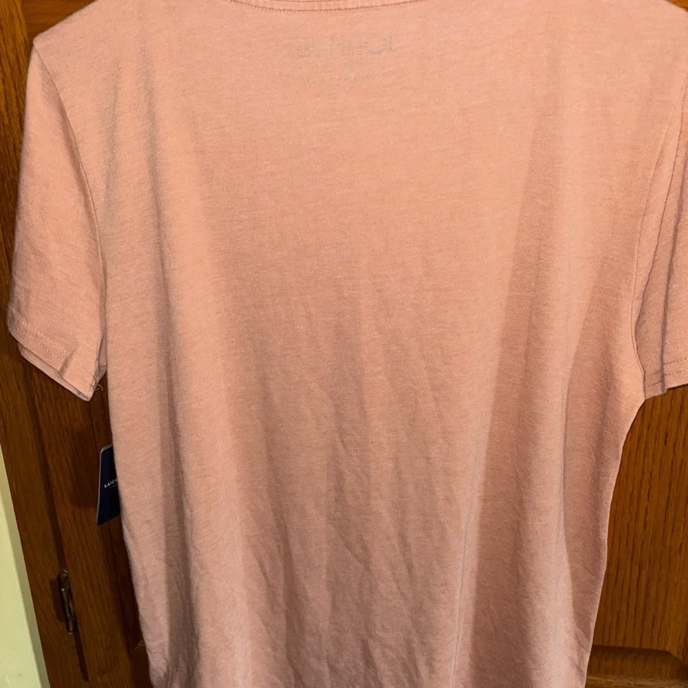 Lucky Brand Joan Jett Cat Graphic Tee in Pale Coral. Size M. 18”ptp. NWT - Picture 6 of 6